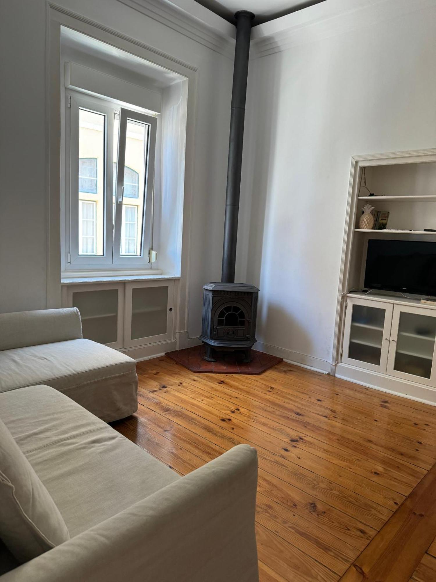 The House In Intendente Apartment Lissabon